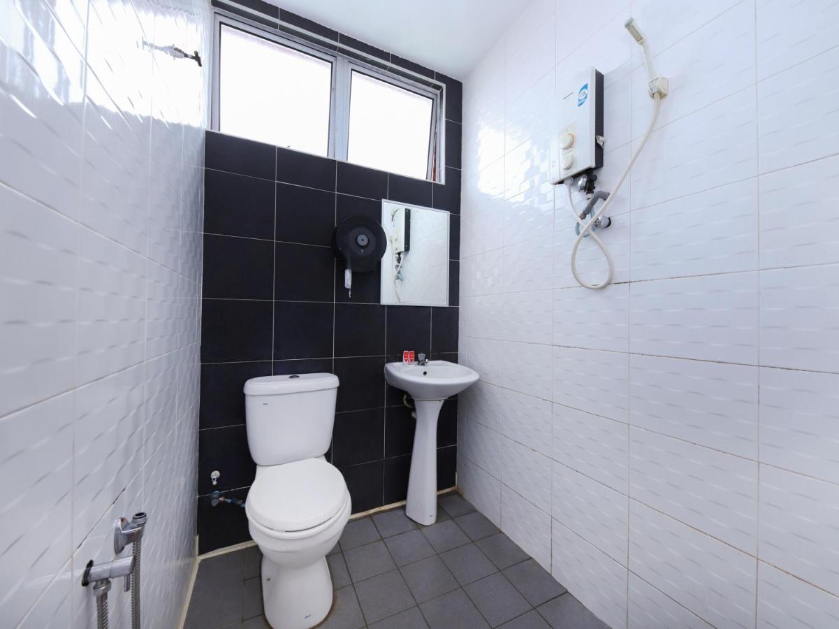 קואנטאן Oyo 984 Kings Hotel מראה חיצוני תמונה
