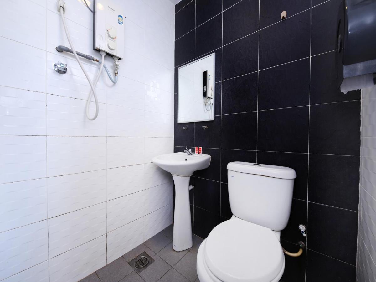 קואנטאן Oyo 984 Kings Hotel מראה חיצוני תמונה