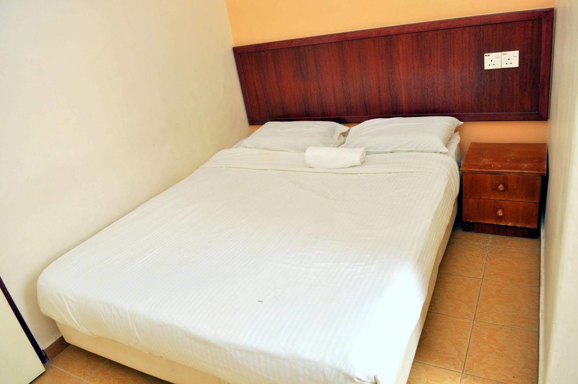 קואנטאן Oyo 984 Kings Hotel מראה חיצוני תמונה
