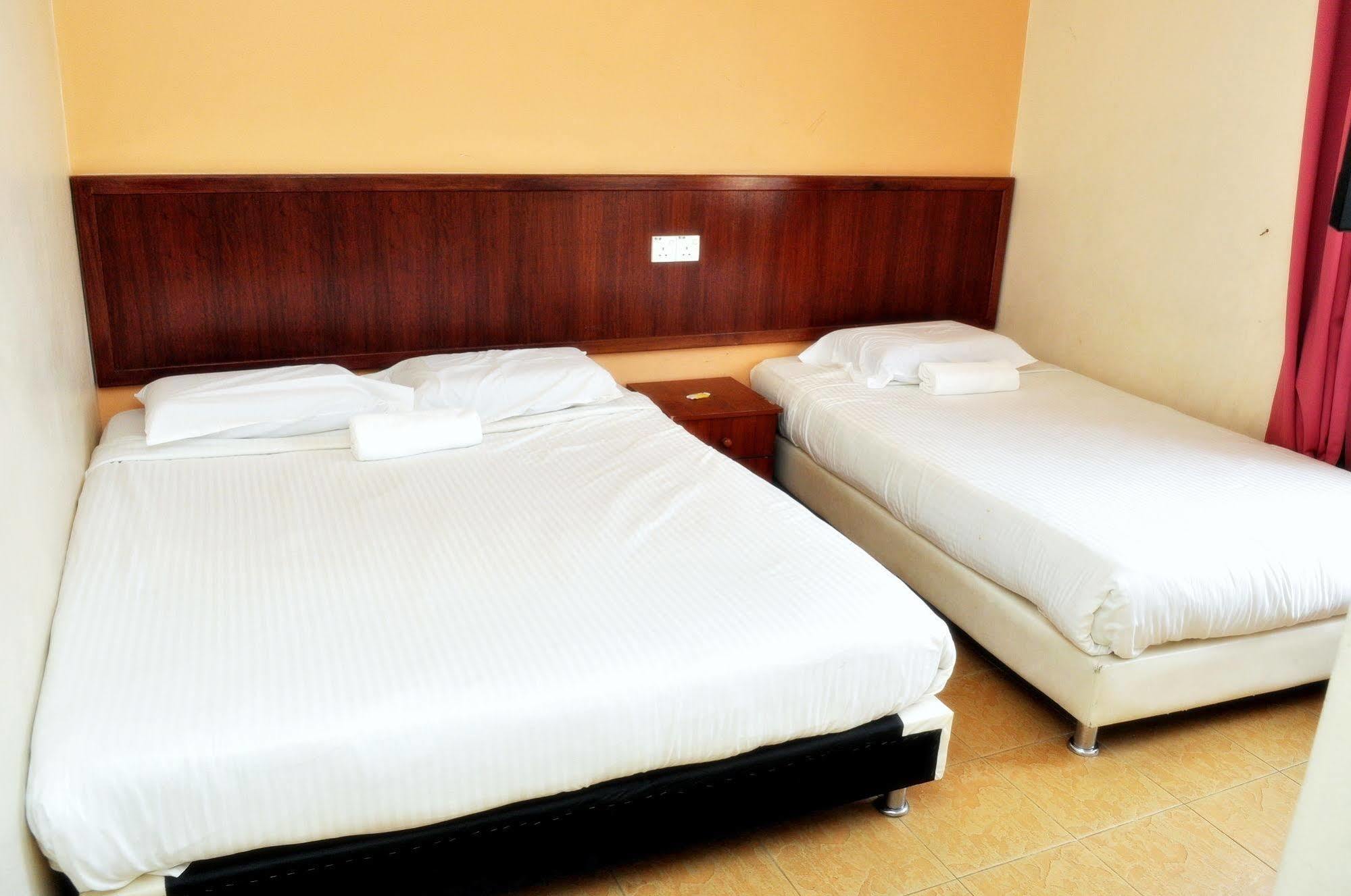 קואנטאן Oyo 984 Kings Hotel מראה חיצוני תמונה