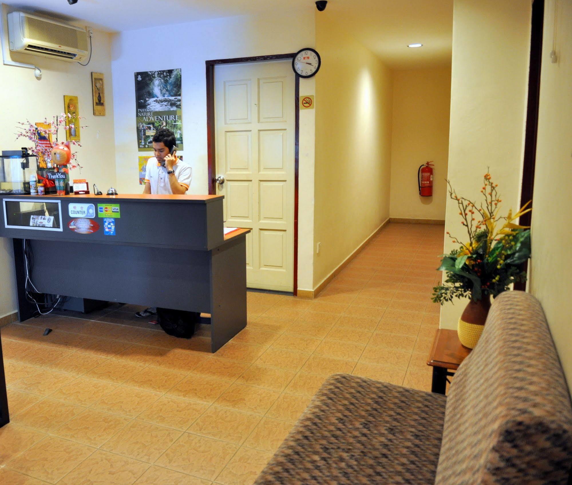 קואנטאן Oyo 984 Kings Hotel מראה חיצוני תמונה