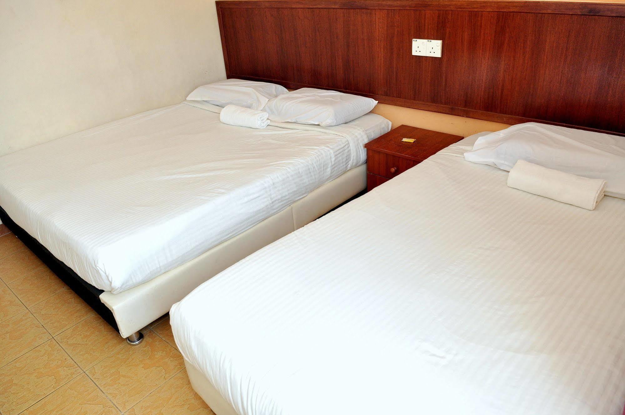 קואנטאן Oyo 984 Kings Hotel מראה חיצוני תמונה