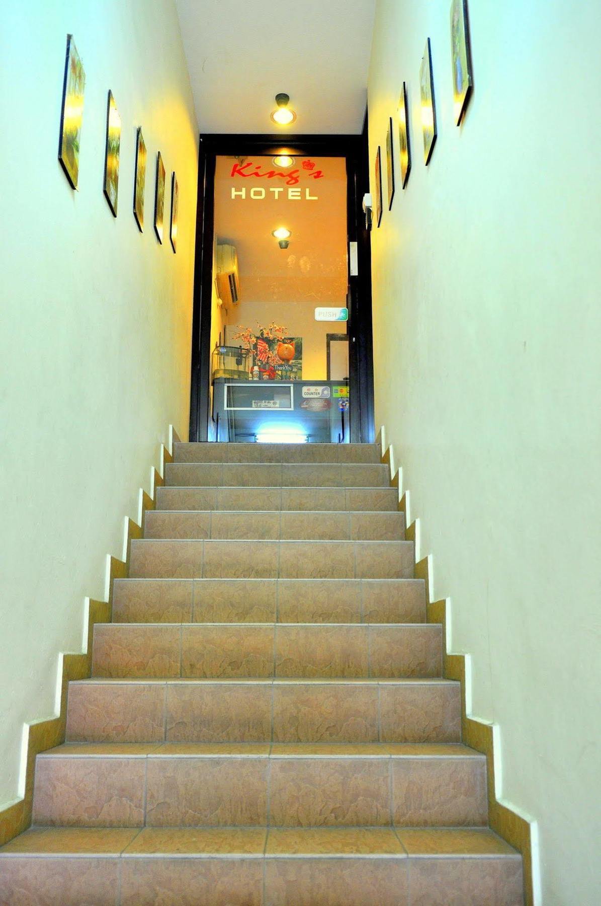 קואנטאן Oyo 984 Kings Hotel מראה חיצוני תמונה